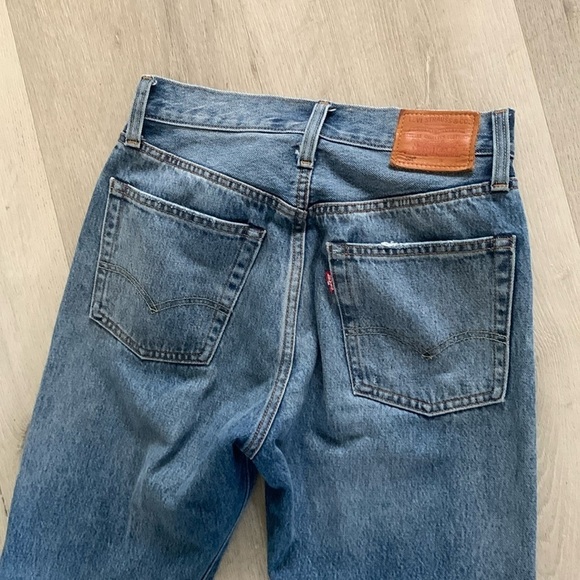 Levi’s 501 Ripped distressed buttons fly jeans high waist medium wash size 25‎ - Picture 4 of 16